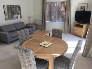 Business Apartment, 2 Double Beds, Non Smoking | 2 bedrooms, Select Comfort beds, individually furnished - Blue sky at Wallis square (Farnborough)