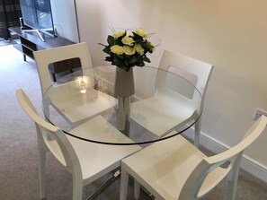 2 bedrooms, Select Comfort beds, individually furnished - Blue sky at Wallis square (Farnborough)