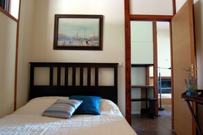 2 Schlafzimmer, Zimmersafe, Schreibtisch, Bügeleisen/Bügelbrett