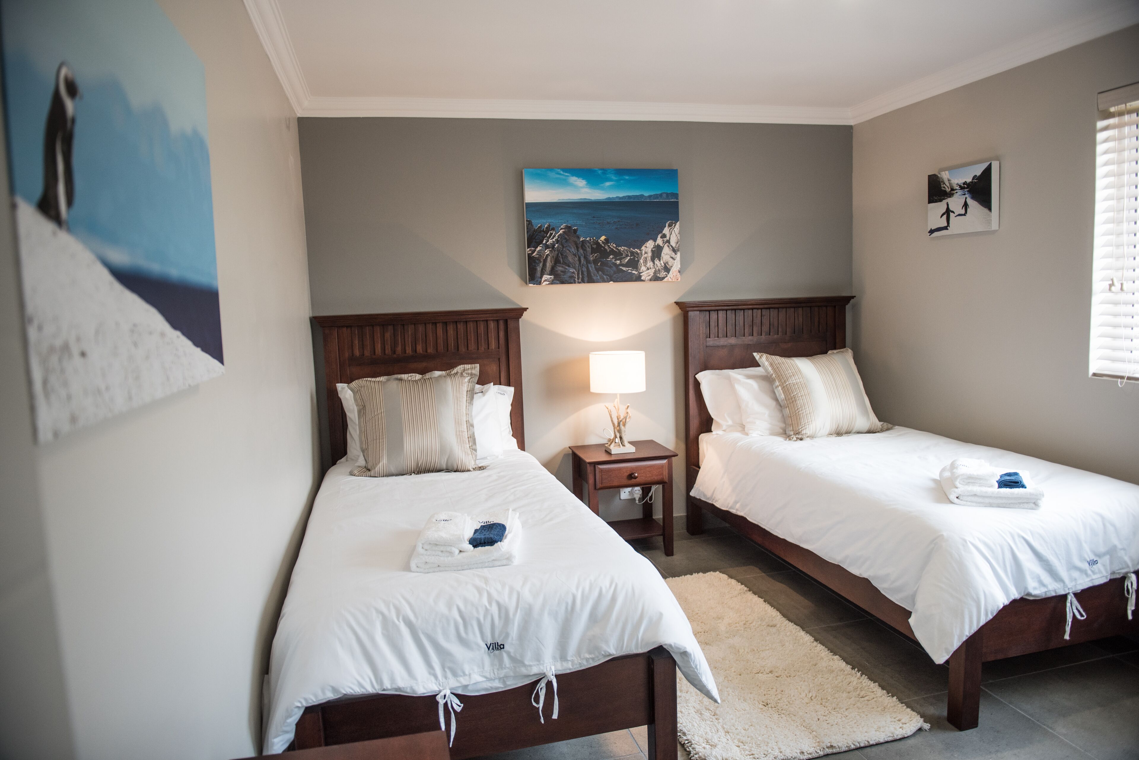 5 slaapkamers, een kluis op de kamer, een bureau