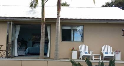 Twin Palms Ocean Beach, self contained chalet.