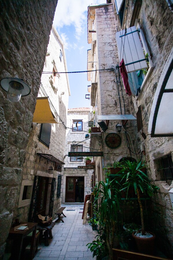 Terrace/patio - Lovely ❤ studio apartment Ursa for 2, Trogir (Trogir)