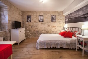 Desk, free WiFi, bed sheets