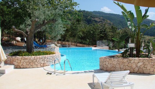 June & July 20% discount min 7 nights - Views Luxurious Pool - Families/Couple