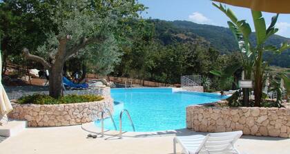 June & July 20% discount min 7 nights - Views Luxurious Pool - Families/Couple