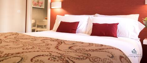1 habitación, tabla de planchar con plancha, internet y ropa de cama