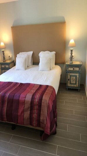 1 slaapkamer, een strijkplank/strijkijzer, gratis wifi, beddengoed