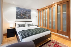 3 室のベッドルーム、アイロン / アイロン台、WiFi、ベッドシーツ
