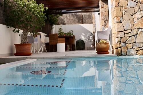 New villa with private pool