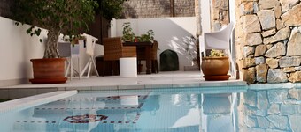 Ny villa med privat basseng