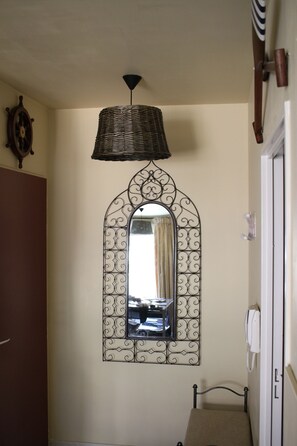 Interior - A ‘Jewel’ Anchored In The Mediterranean & EASY ACCESS TO PROVENCE & COTE D’AZUR (Sète)