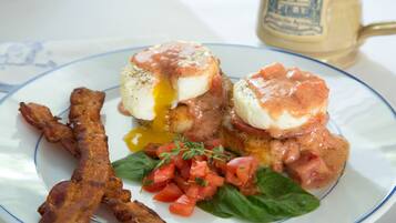 Ilmainen päivittäinen täysi aamiainen