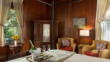 Romanttinen huone, 1 suuri parisänky, tupakointi kielletty | Egyptinpuuvillaiset lakanat, ylelliset vuodevaatteet