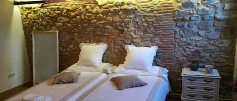 3 عدّة غرف نوم وخزنة داخل الغرفة ومكواة/لوح كي وواي فاي مجانًا