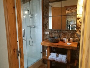 Shower, hair dryer, towels, soap - CAN PUIG - House for 6/8 people in La Pera / Púbol (La Pera)