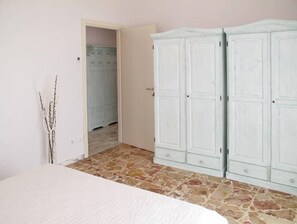 2 bedrooms, in-room safe, iron/ironing board, WiFi