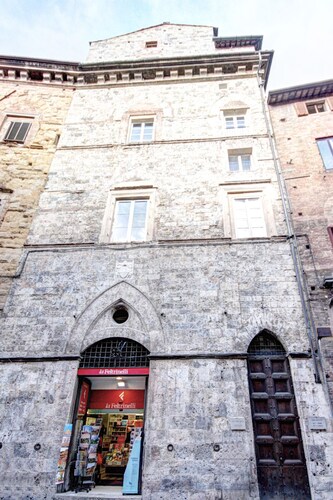 Palazzo Bichi Ruspoli-Historical Res, near Campo Square and close to everything