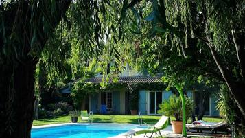Piscine extérieure, piscine chauffée