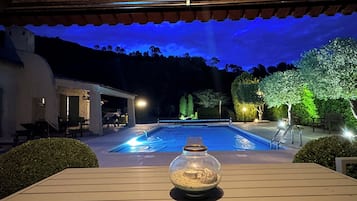 Piscine extérieure, piscine chauffée