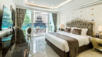 Deluxe Room with Pool Access | 高級寝具、ミニバー、セーフティボックス (室内)、デスク