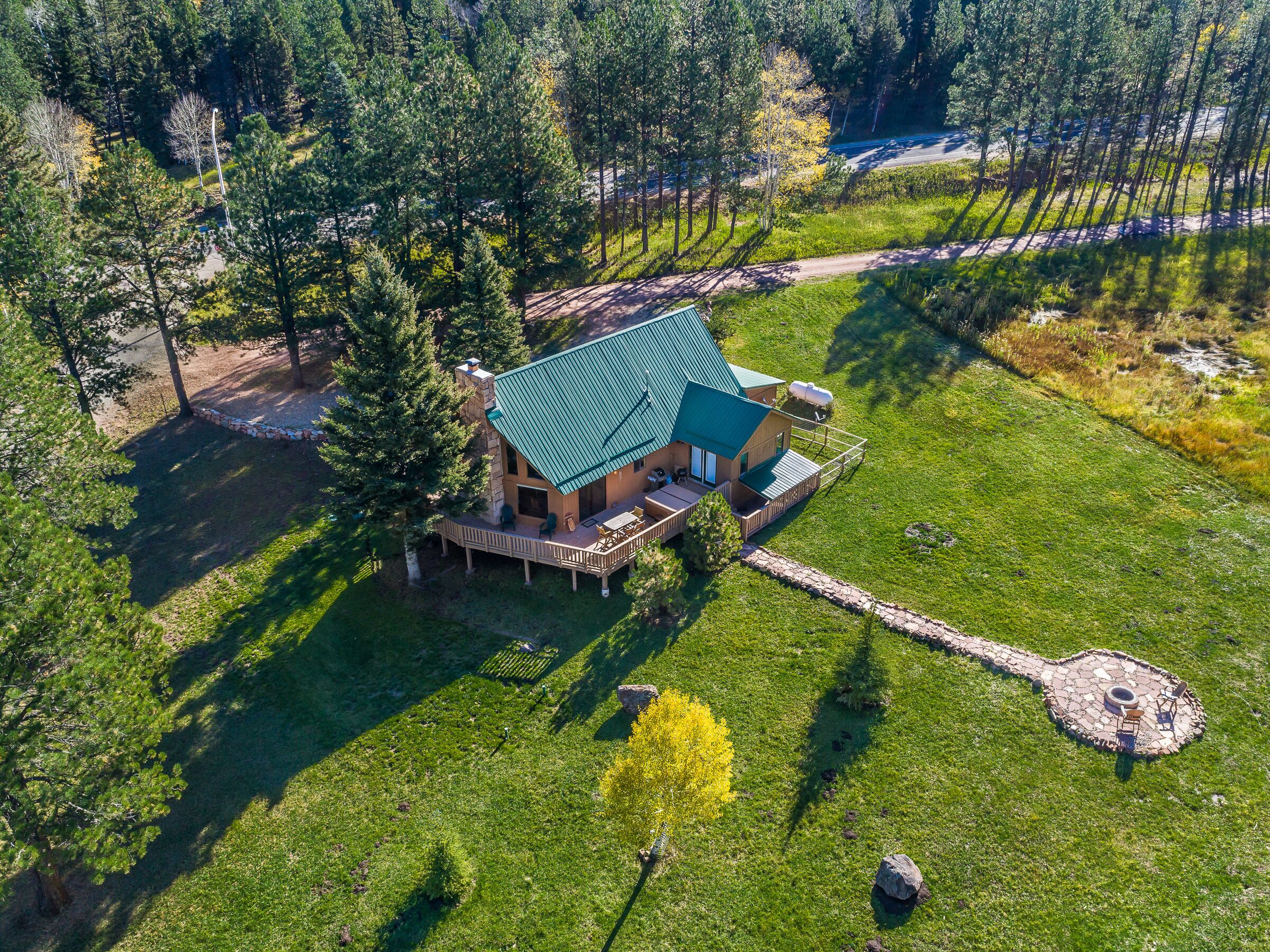 Pet Friendly | Hot Tub | Fire Pit | Deer Run Lake Cabin