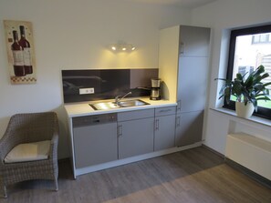 Kühlschrank, Ofen, Herdplatte, Geschirrspüler