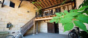 Gîte entre Bordeaux et St Emilion avec Magnifique Parc,  entouré de Vignes