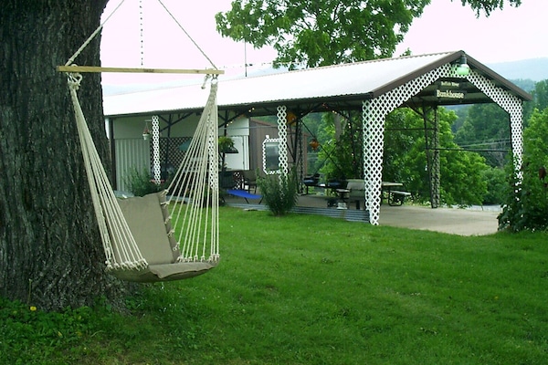 Buffalo River Bunkhouse & Pavillion