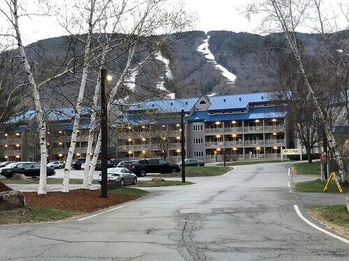 Lodge at Lincoln Station