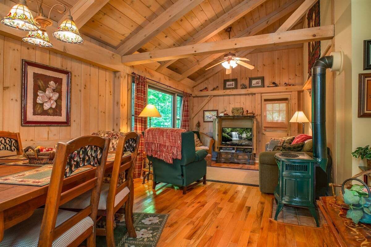 Télévision, cheminée