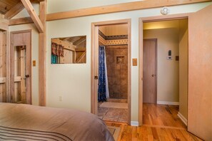 3 bedrooms, WiFi - Grey Haven Cabin in Connestee Falls (Brevard)