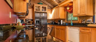 Grey Haven Cabin | 3 Bed, 3 Bath