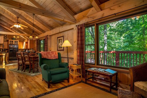 Grey Haven Cabin | 3 Bed, 3 Bath