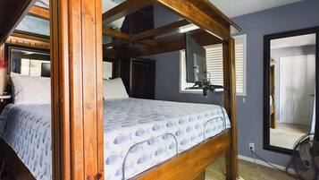 3 makuuhuonetta, memory foam -patjalliset sängyt, silitysrauta/-lauta