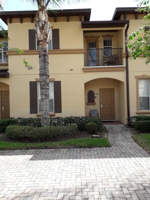 Exterior detail - Luxury Town House,3 bedroomed, 3 bathrooms at Regal Palms Resort (Davenport)