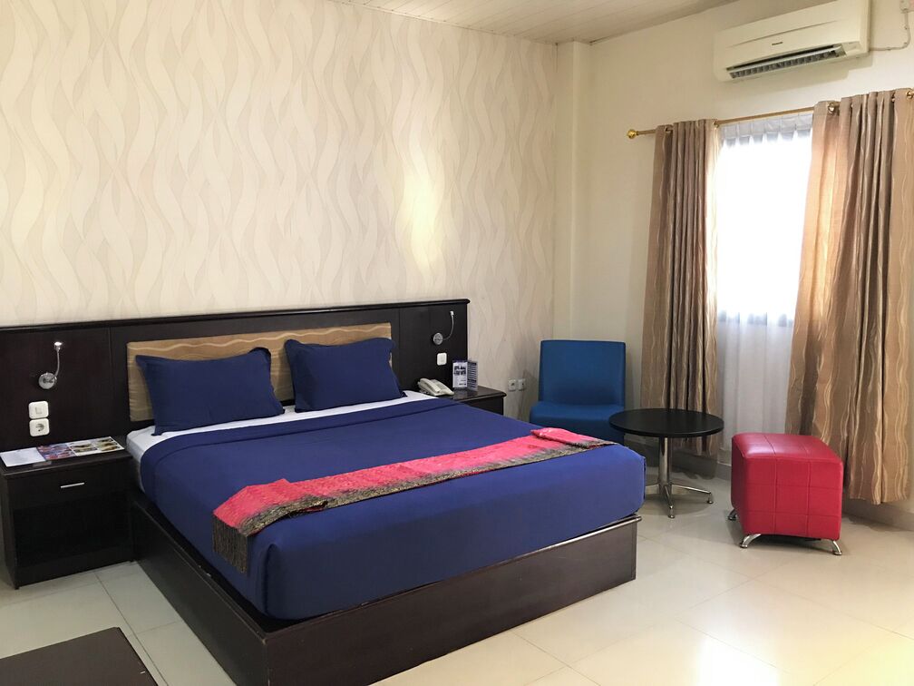 Grand Room, 1 King Bed | Minibar, free WiFi, bed sheets