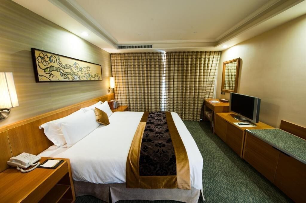 business suite | in-room safe, desk, laptop workspace, blackout curtains