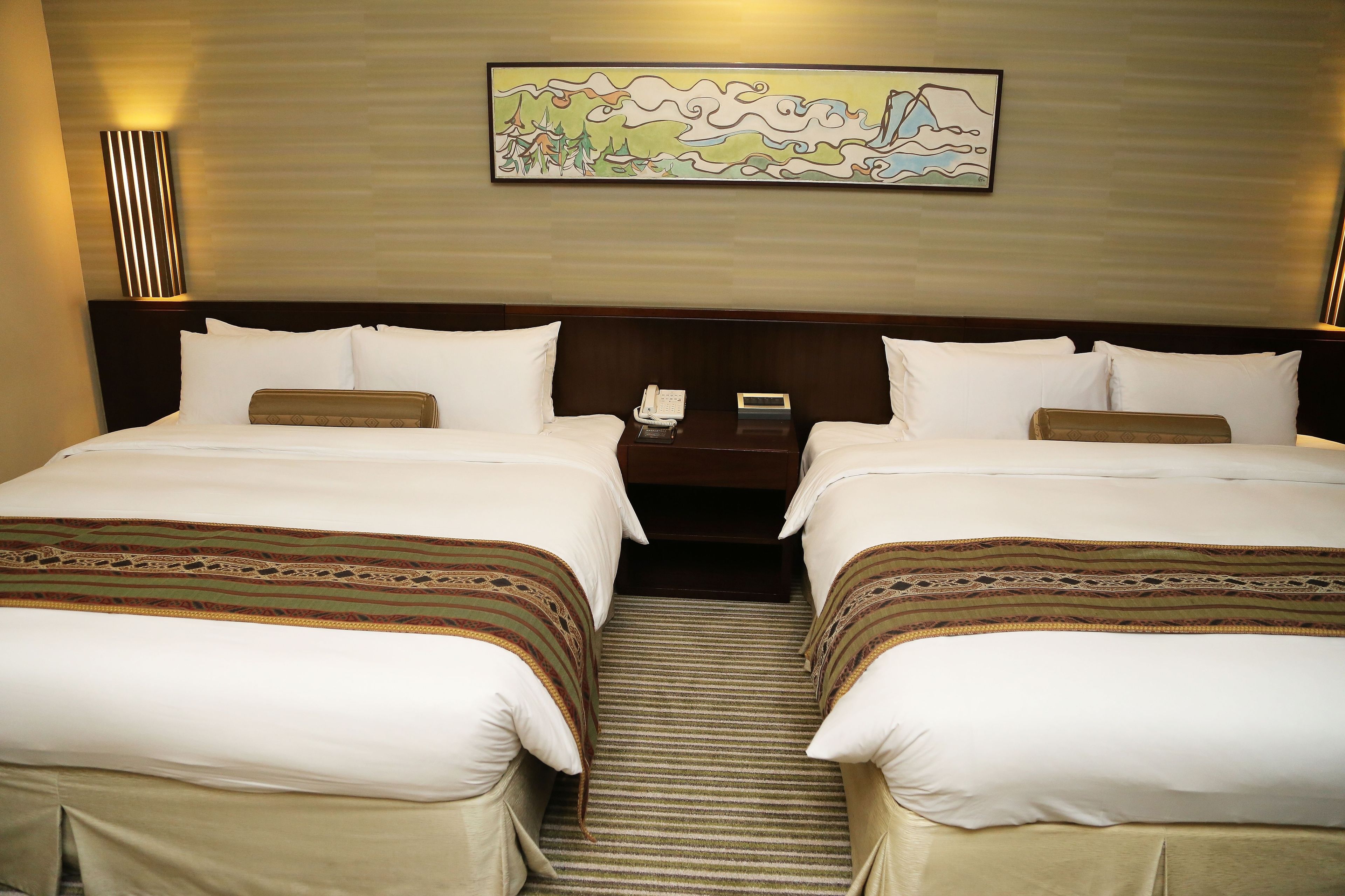 in-room safe, desk, laptop workspace, blackout curtains