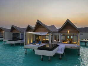 Overwater Pool Villa - Lagoon
