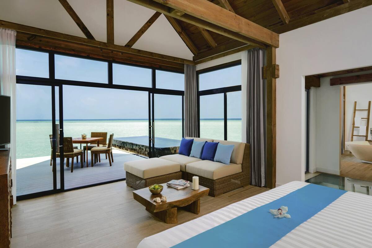 1 bedroom, memory-foam beds, minibar, in-room safe