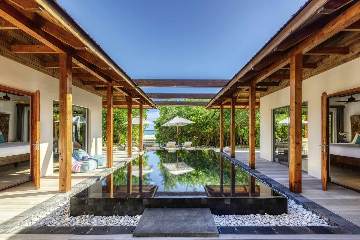 Four Bedroom Beach Pool Residence