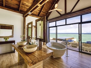 Overwater Pool Villa - Lagoon