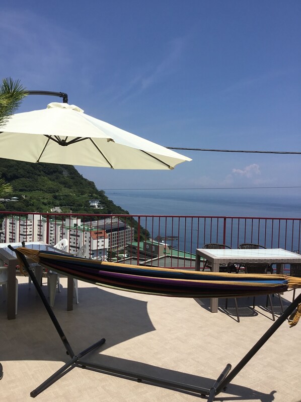 إطلالة من الشرفة