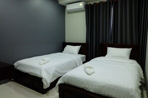 Standard Twin Room | Blackout curtains, free WiFi