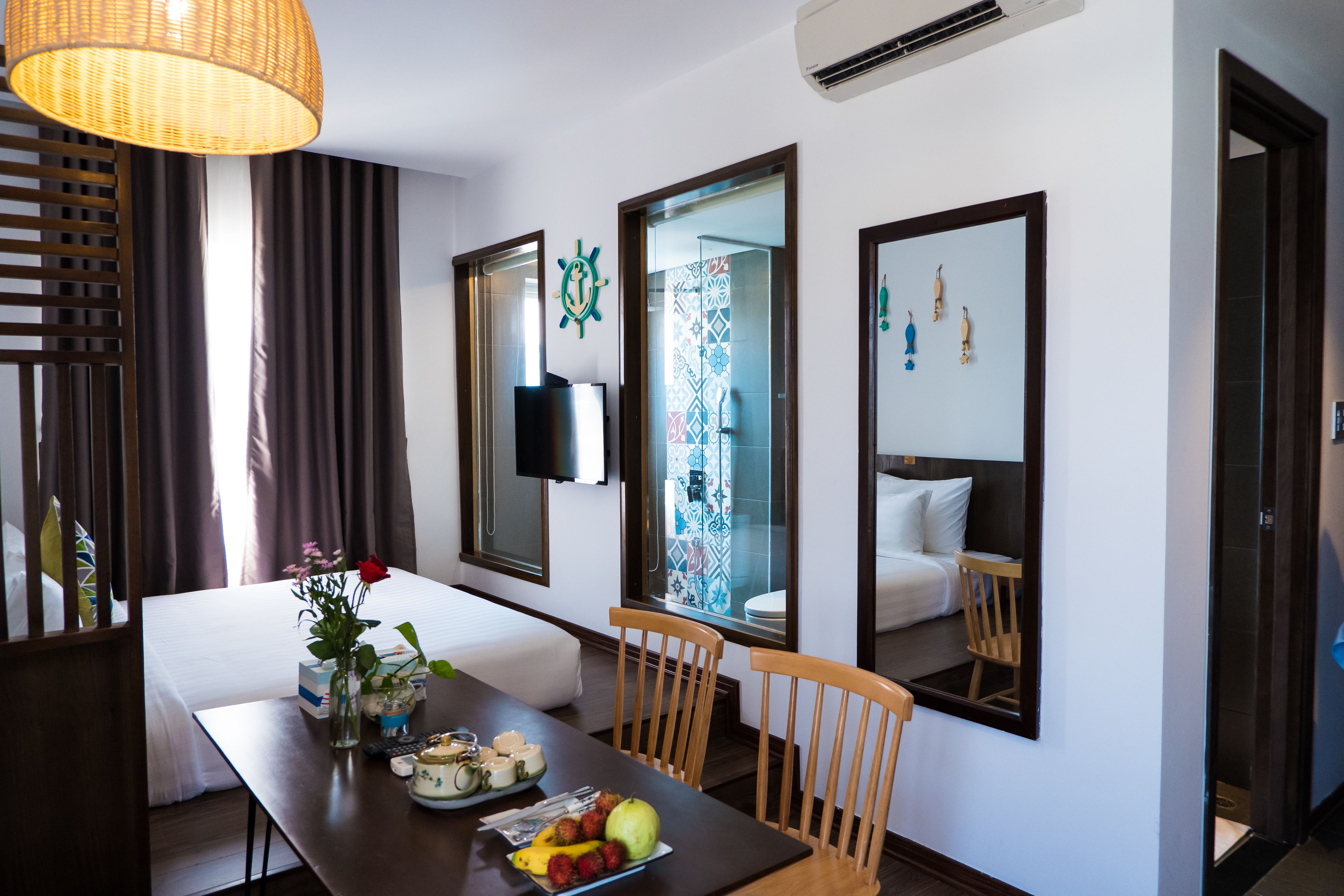 double studio | living area | lcd tv