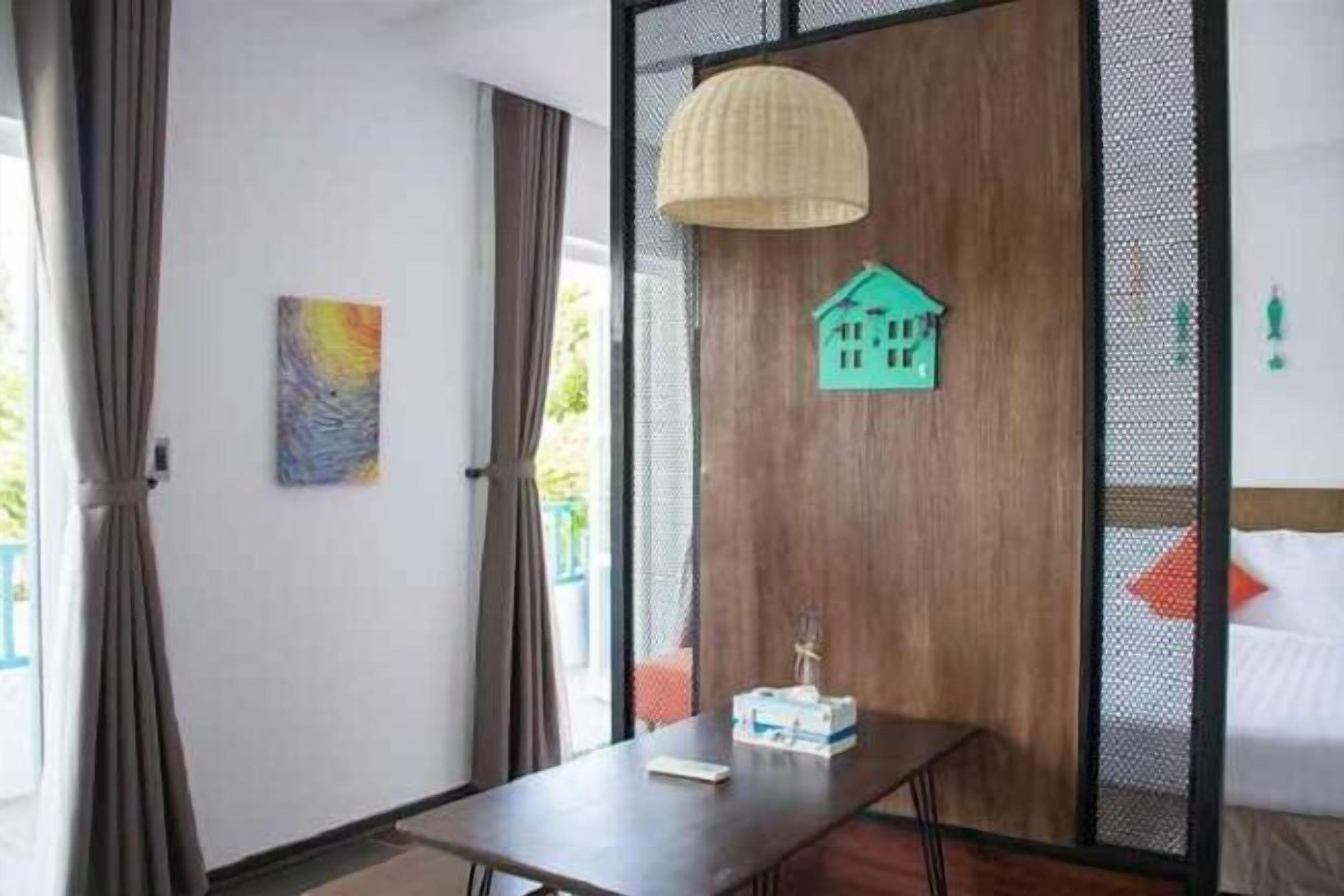 Minibar, in-room safe, desk, blackout curtains