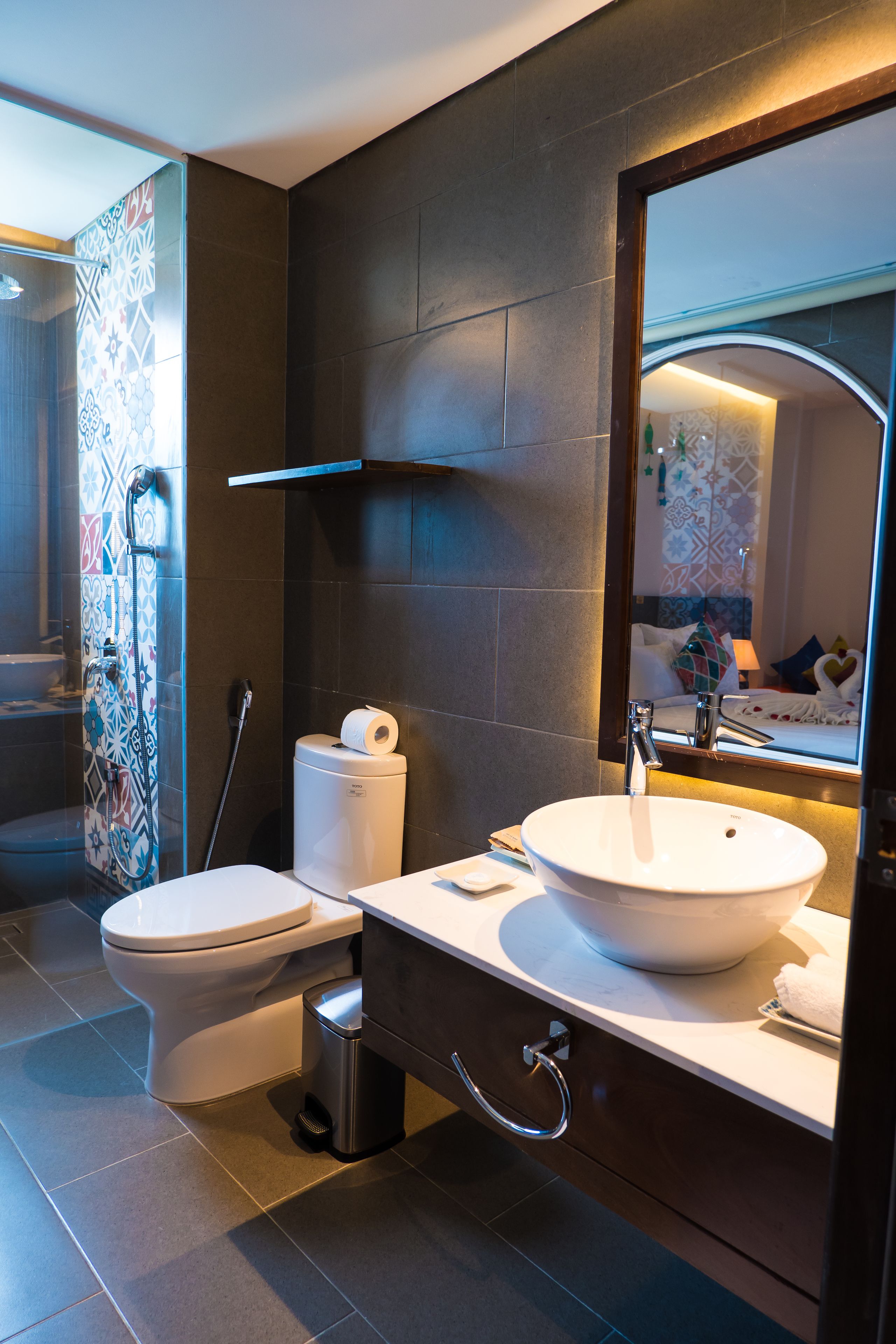 ocean suite apartment | bathroom | free toiletries, hair dryer, bathrobes, slippers