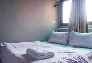 Free WiFi - 4J Lodge (Bangkok)