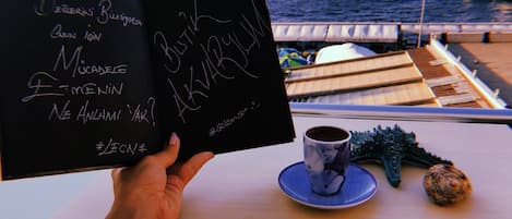 Suite Deluxe, 1 cama King size, vista al mar | Vista frontal de la propiedad