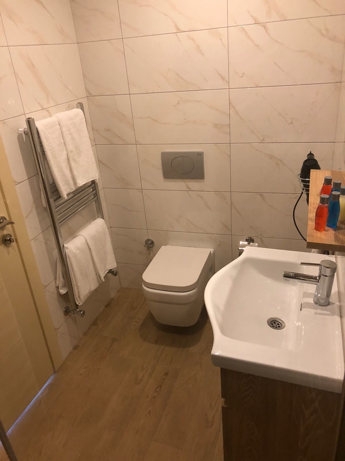 deluxe suite, 1 king bed, sea view | bathroom | shower, free toiletries, hair dryer, slippers